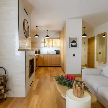 Venta de apartamento en planta media en Puerto Banús