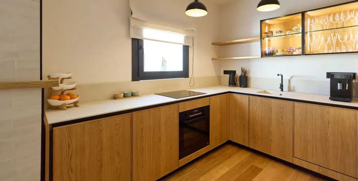 Sale of middle floor apartment in Puerto Banús 3