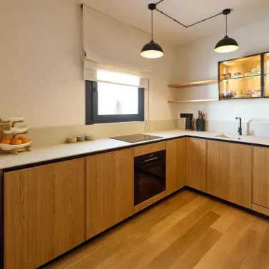 Venta de apartamento en planta media en Puerto Banús