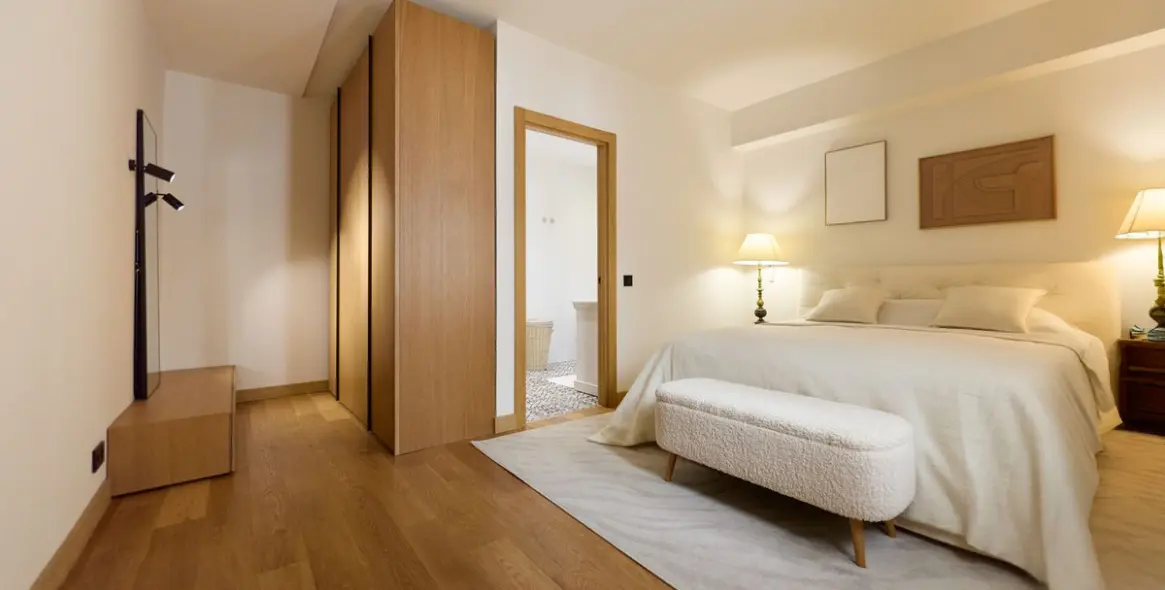 Sale of middle floor apartment in Puerto Banús 6