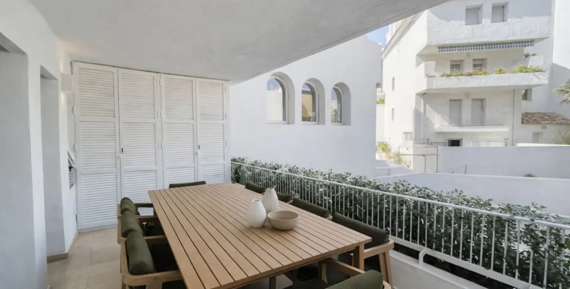 Продажа двухуровневых апартаментов в Marbella 6