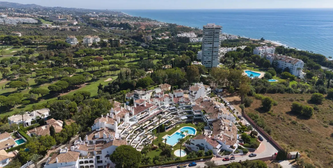 Продажа двухуровневых апартаментов в Marbella 20
