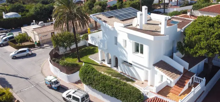 Sale of detached villa in El Faro 0