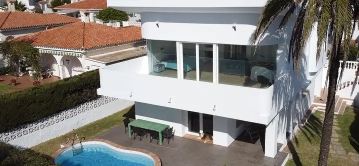 Sale of detached villa in El Faro 3
