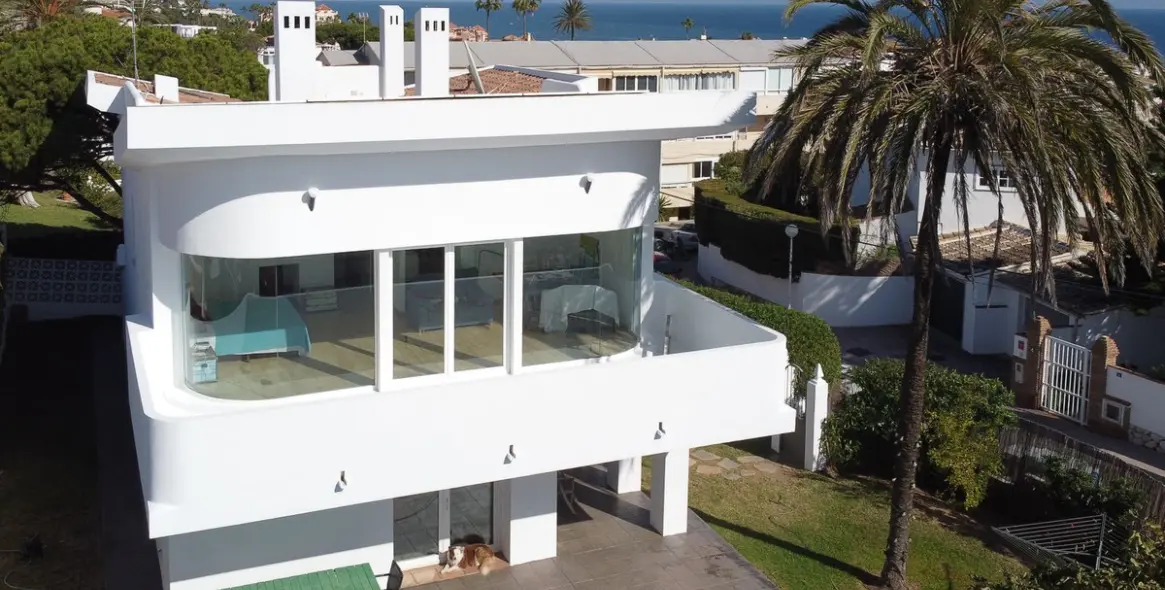 Sale of detached villa in El Faro 5