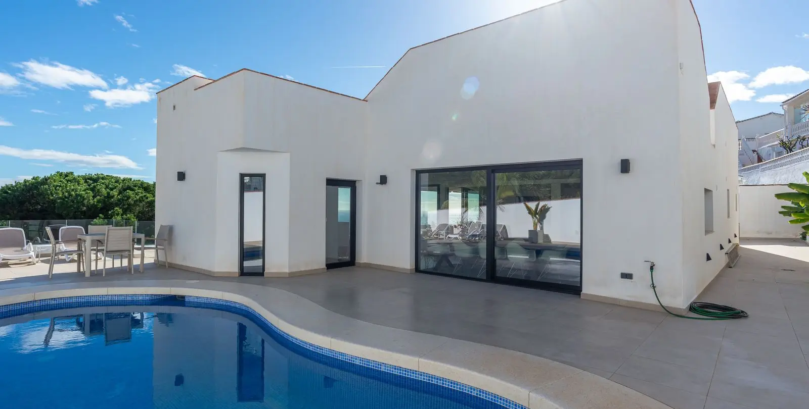 Продажа  отдельно стоящей виллы в La Cala de Mijas 10