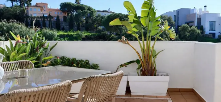 Alquiler a largo plazo de ático en Elviria 0