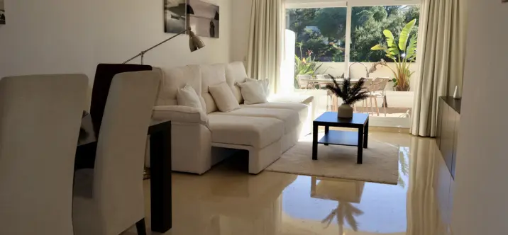 Alquiler a largo plazo de ático en Elviria 1