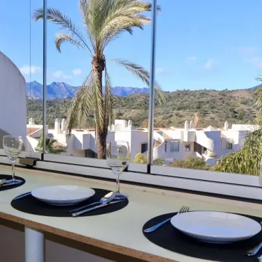 Alquiler a largo plazo de ático en Elviria