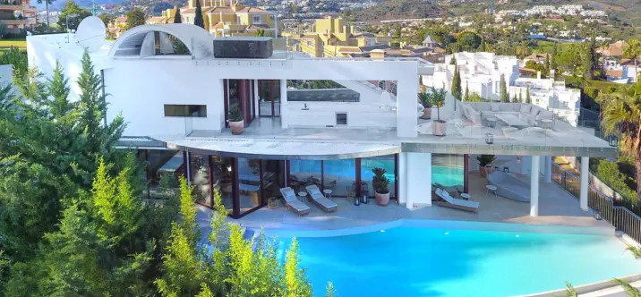 Venta de villa independiente en Nueva Andalucía 0