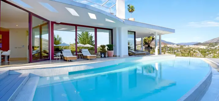 Venta de villa independiente en Nueva Andalucía 2