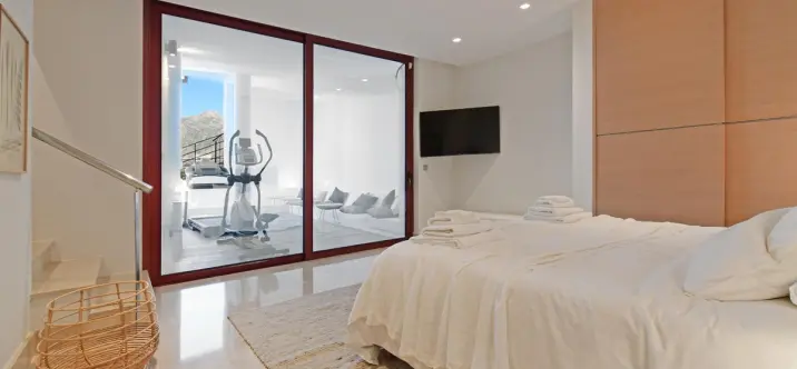 Venta de villa independiente en Nueva Andalucía 4