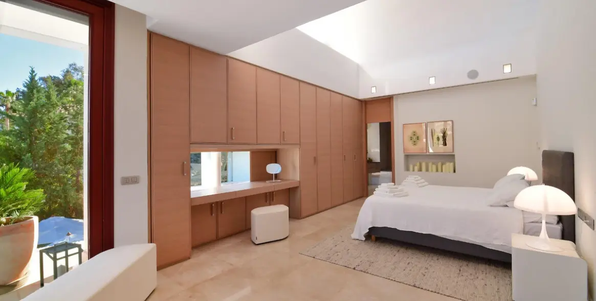 Продажа  отдельно стоящей виллы в Nueva Andalucía 9