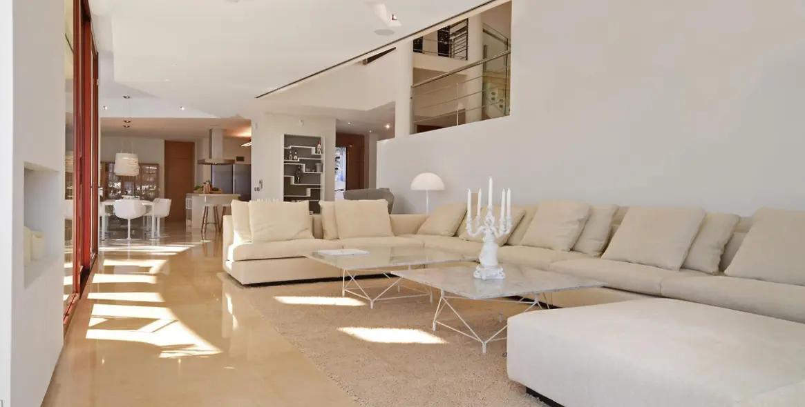 Продажа  отдельно стоящей виллы в Nueva Andalucía 14