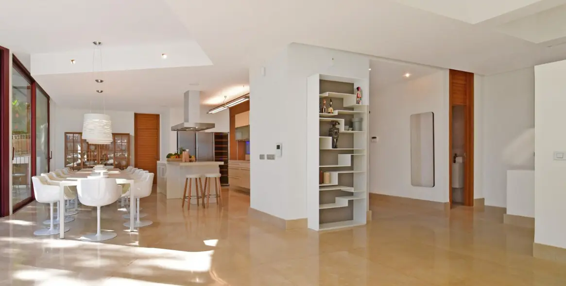 Продажа  отдельно стоящей виллы в Nueva Andalucía 16