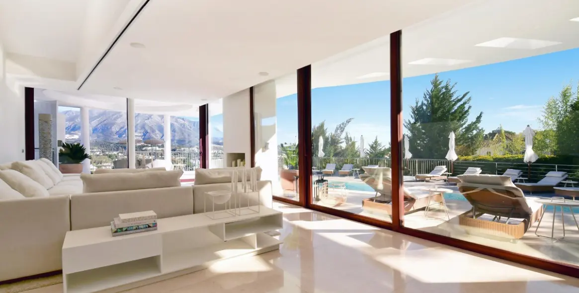 Продажа  отдельно стоящей виллы в Nueva Andalucía 17