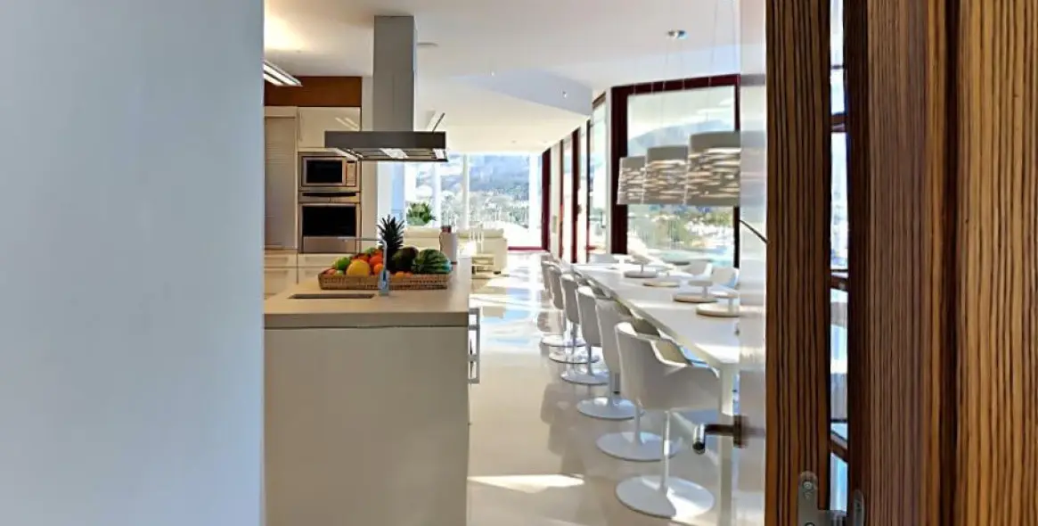 Продажа  отдельно стоящей виллы в Nueva Andalucía 36