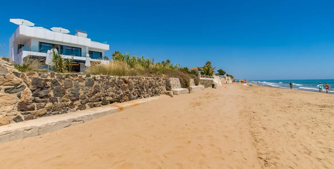 Short-term rent of detached villa in Marbella 3