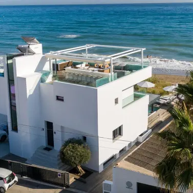 Short-term rent of detached villa in Marbella