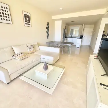 Продажа апартаментов на среднем этаже в Cerros del Aguila