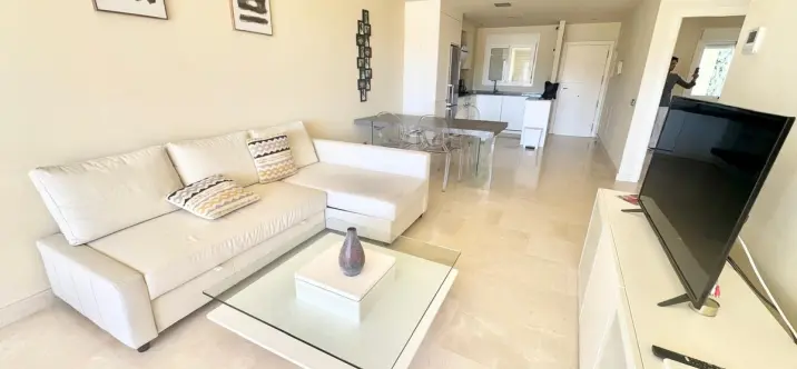 Продажа апартаментов на среднем этаже в Cerros del Aguila 1