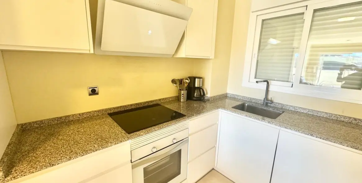 Продажа апартаментов на среднем этаже в Cerros del Aguila 3