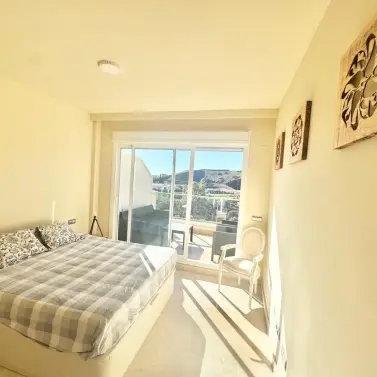 Продажа апартаментов на среднем этаже в Cerros del Aguila