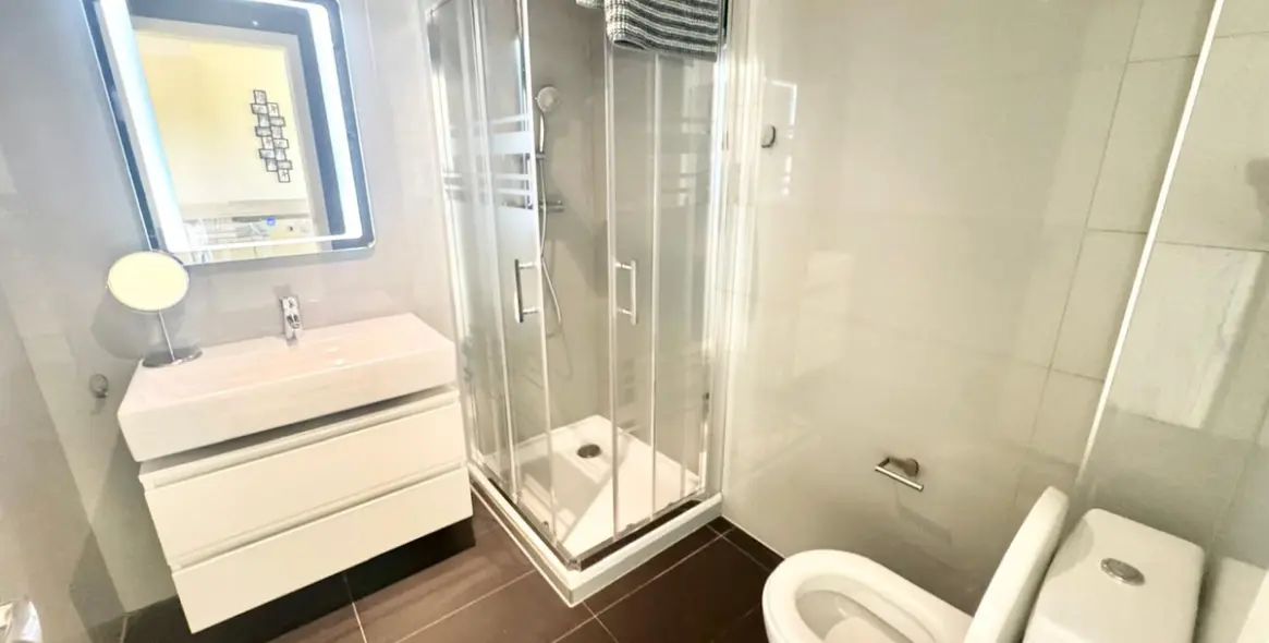 Продажа апартаментов на среднем этаже в Cerros del Aguila 5