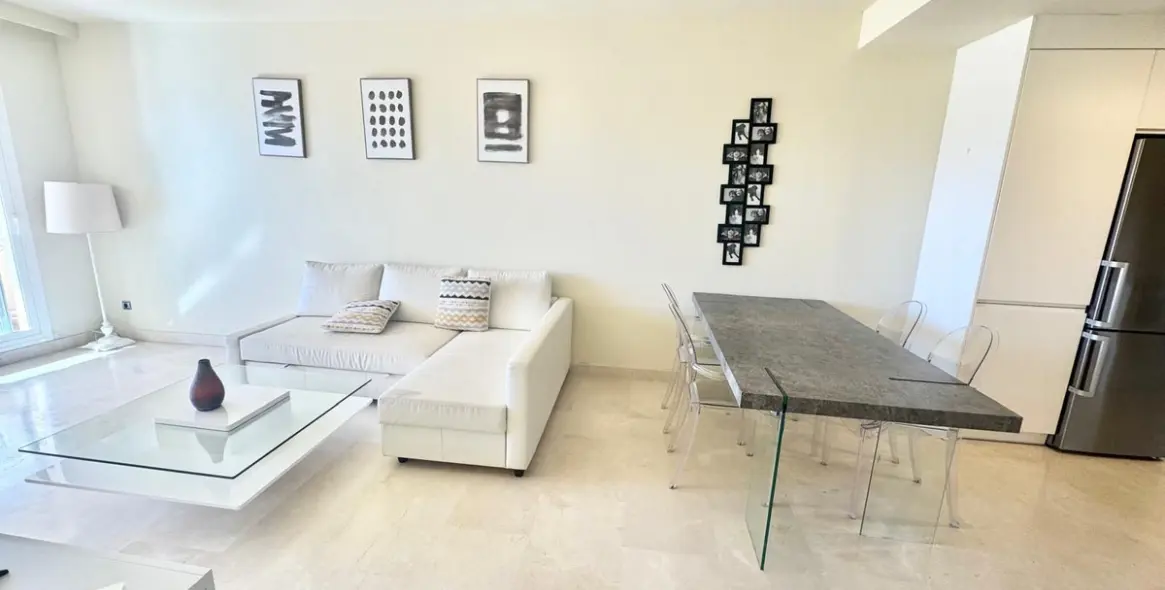 Продажа апартаментов на среднем этаже в Cerros del Aguila 6