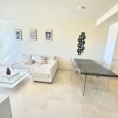 Продажа апартаментов на среднем этаже в Cerros del Aguila