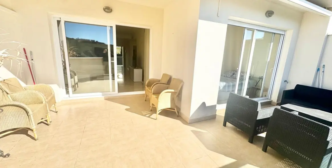 Продажа апартаментов на среднем этаже в Cerros del Aguila 10