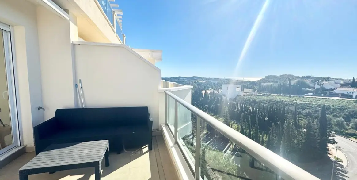 Продажа апартаментов на среднем этаже в Cerros del Aguila 12