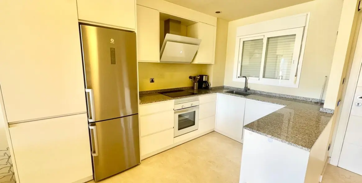 Продажа апартаментов на среднем этаже в Cerros del Aguila 17