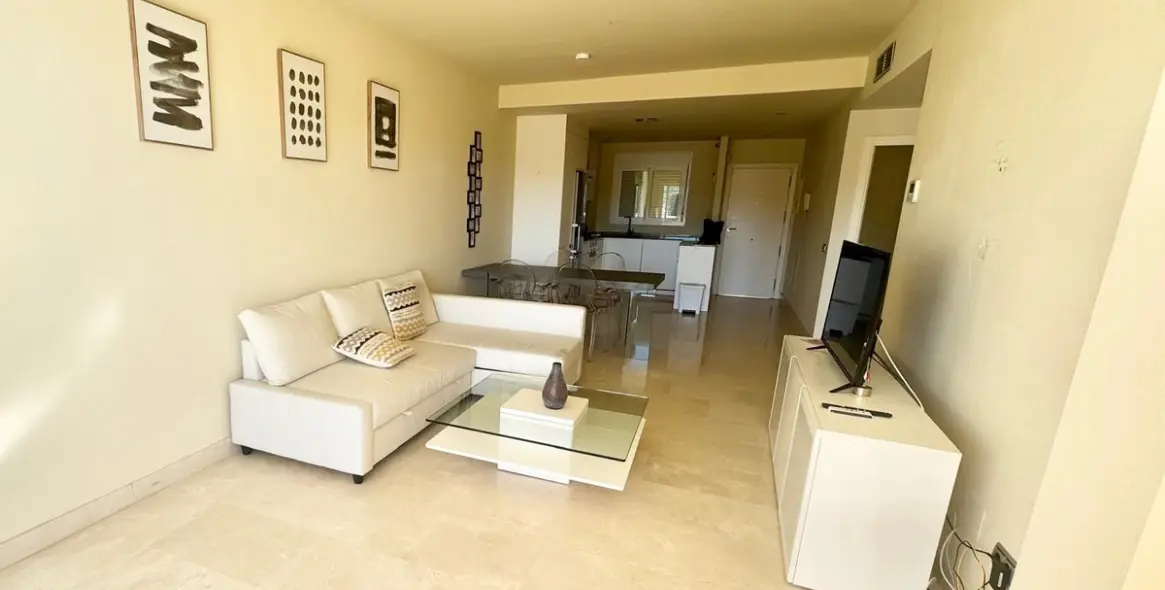 Venta de apartamento en planta media en Cerros del Aguila 21