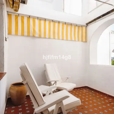 Sale of middle floor apartment in Nueva Andalucía