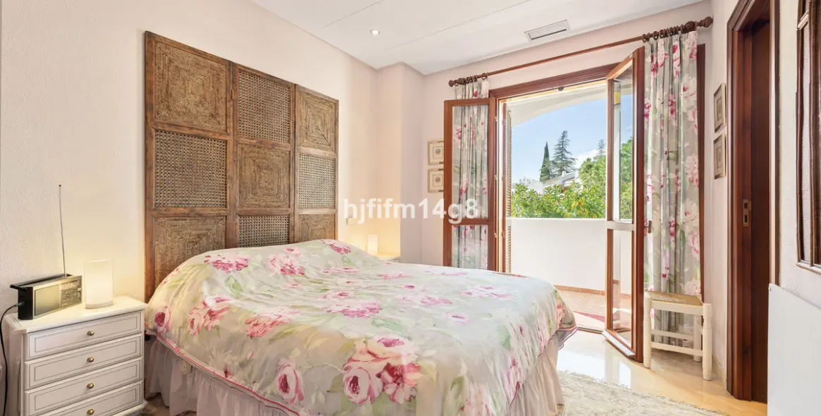 Продажа апартаментов на среднем этаже в Nueva Andalucía 10