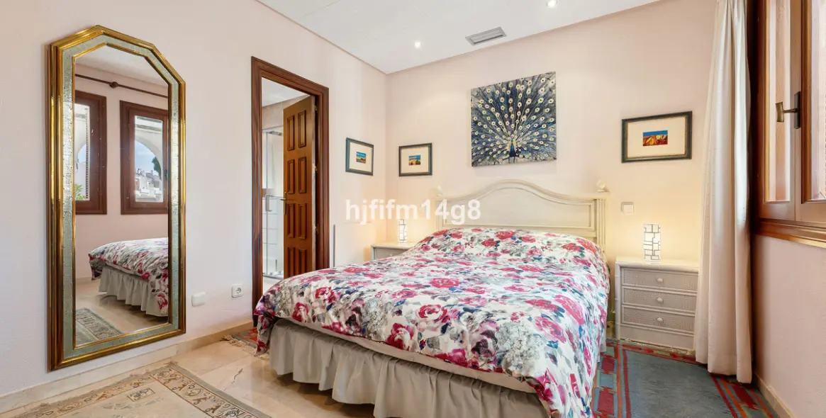 Продажа апартаментов на среднем этаже в Nueva Andalucía 12