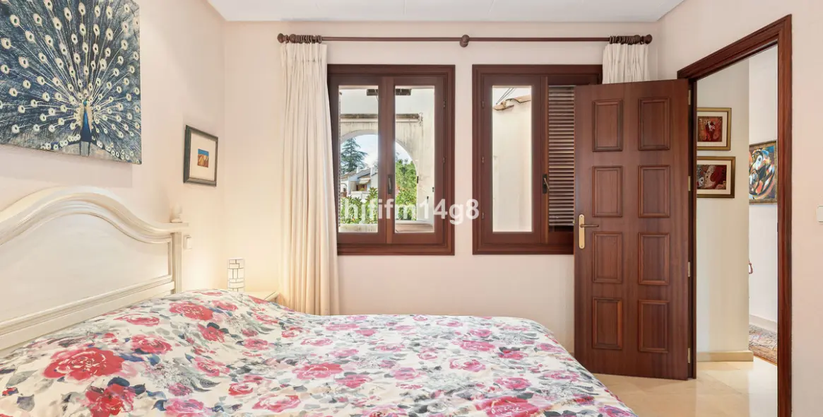 Продажа апартаментов на среднем этаже в Nueva Andalucía 13