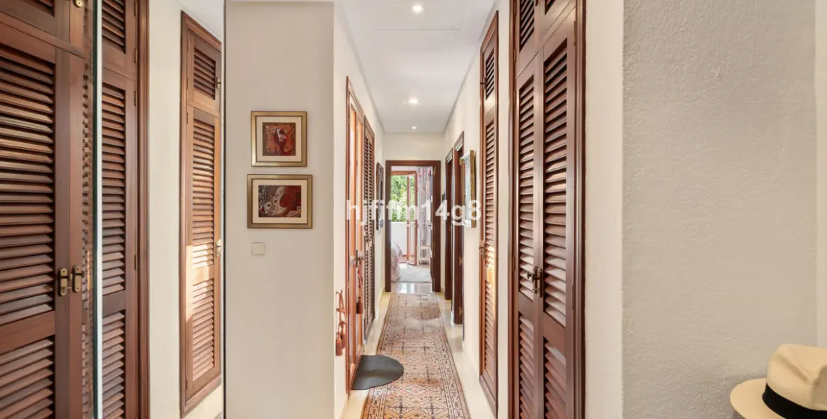 Продажа апартаментов на среднем этаже в Nueva Andalucía 14