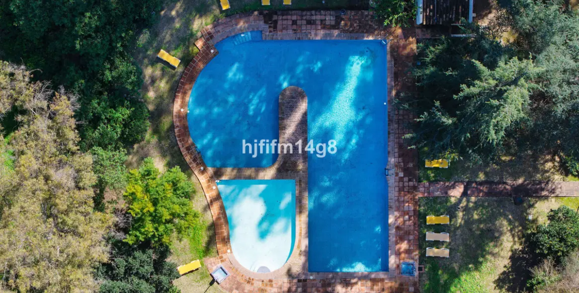 Продажа апартаментов на среднем этаже в Nueva Andalucía 16