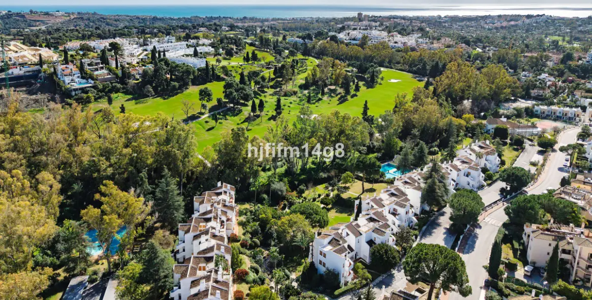 Продажа апартаментов на среднем этаже в Nueva Andalucía 17