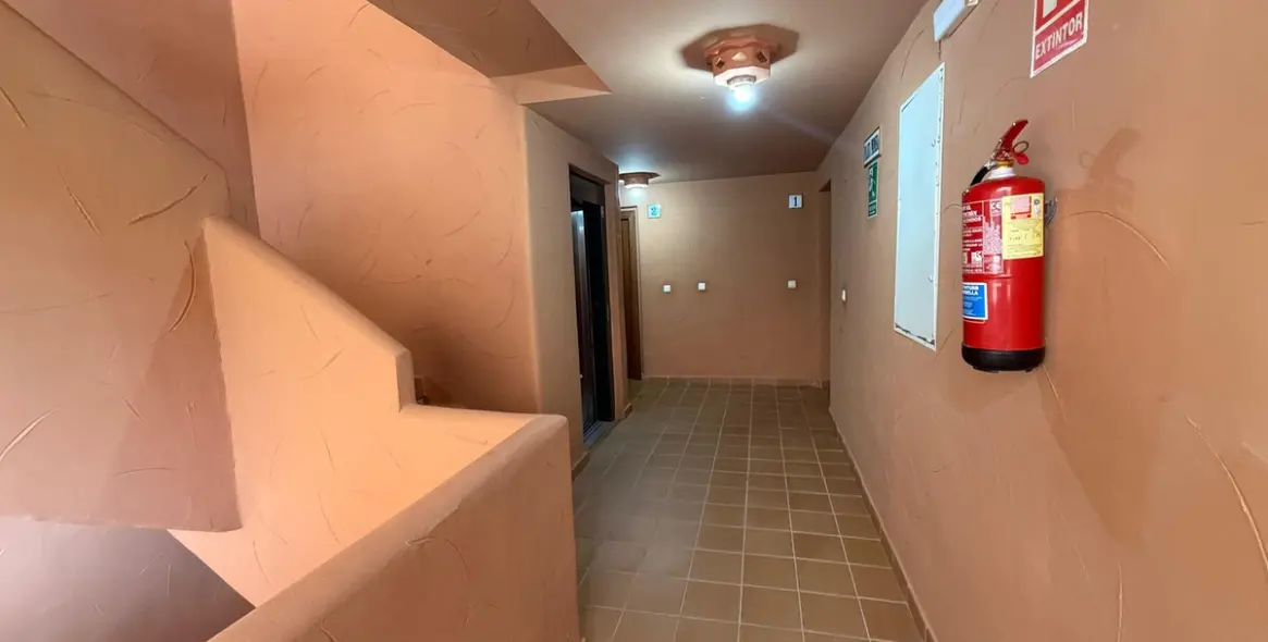 Sale of middle floor apartment in Elviria 21