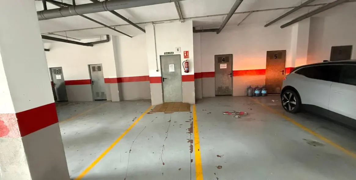 Sale of middle floor apartment in Elviria 24