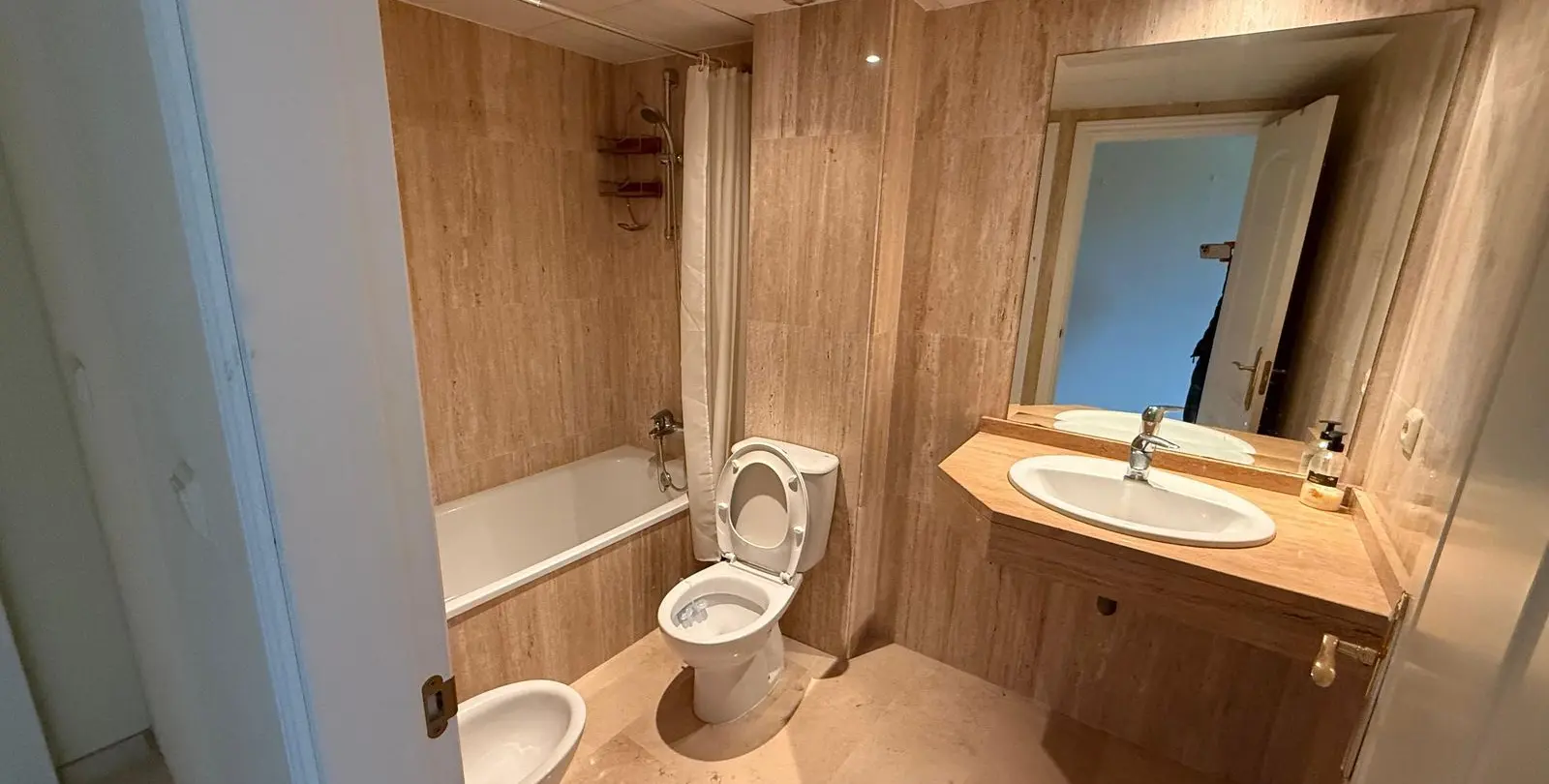 Продажа апартаментов на среднем этаже в Elviria 8