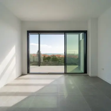 Sale of middle floor apartment in Mijas Costa