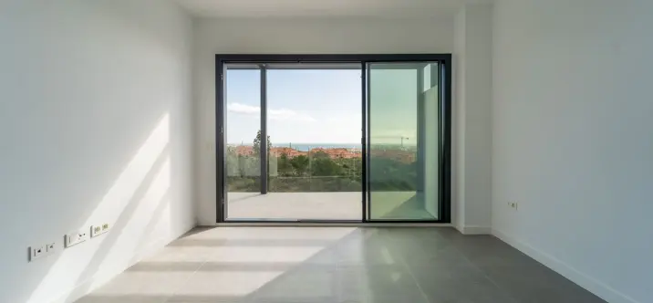 Sale of middle floor apartment in Mijas Costa 2