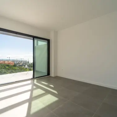 Sale of middle floor apartment in Mijas Costa