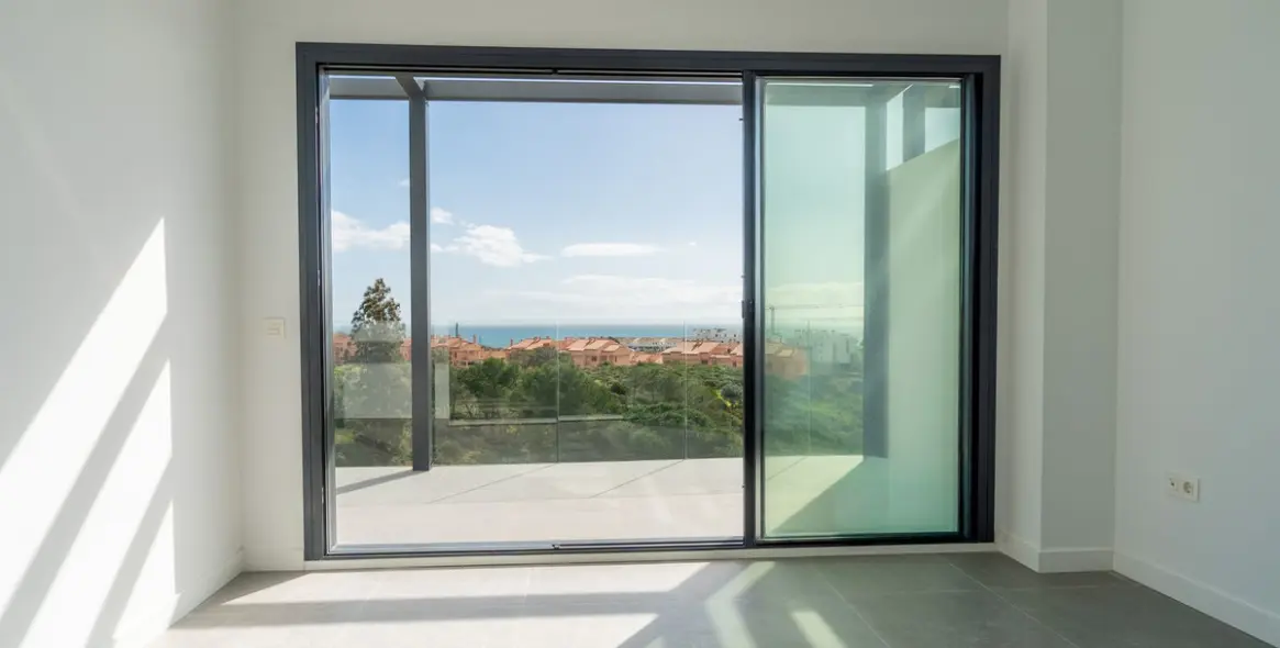 Sale of middle floor apartment in Mijas Costa 6