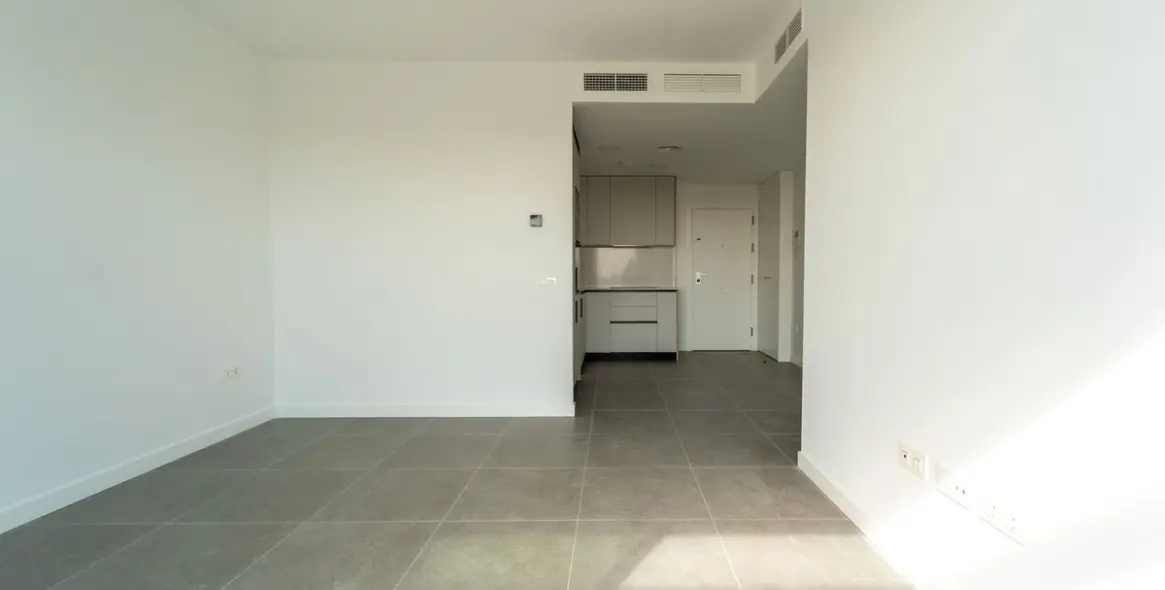 Sale of middle floor apartment in Mijas Costa 13