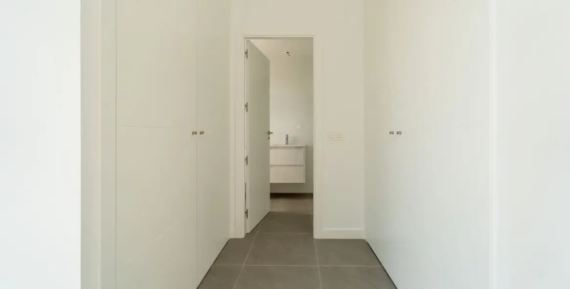 Sale of middle floor apartment in Mijas Costa 28